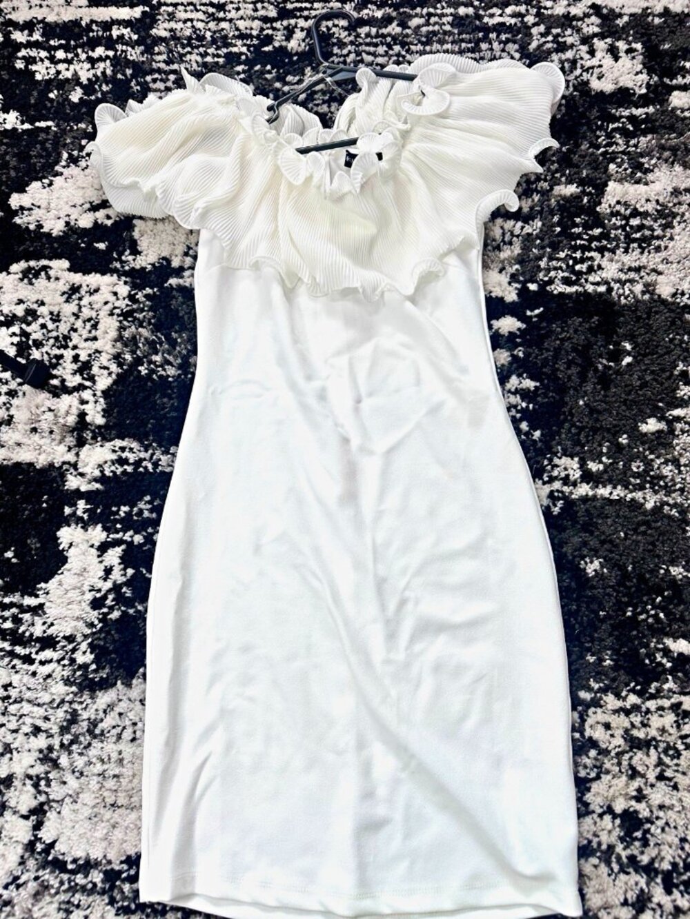 Valentine White Off Shoulder Ruffle Bodycon Midi Dress Women’s Medium M NWT